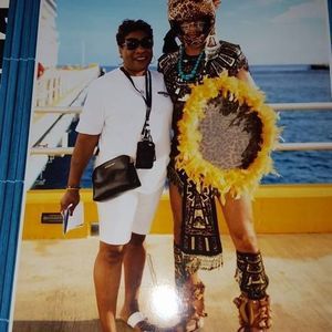 Meet your Posher, Rayolga